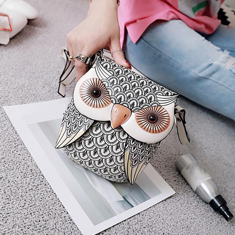 Chloe – Retro Cat Crossbody