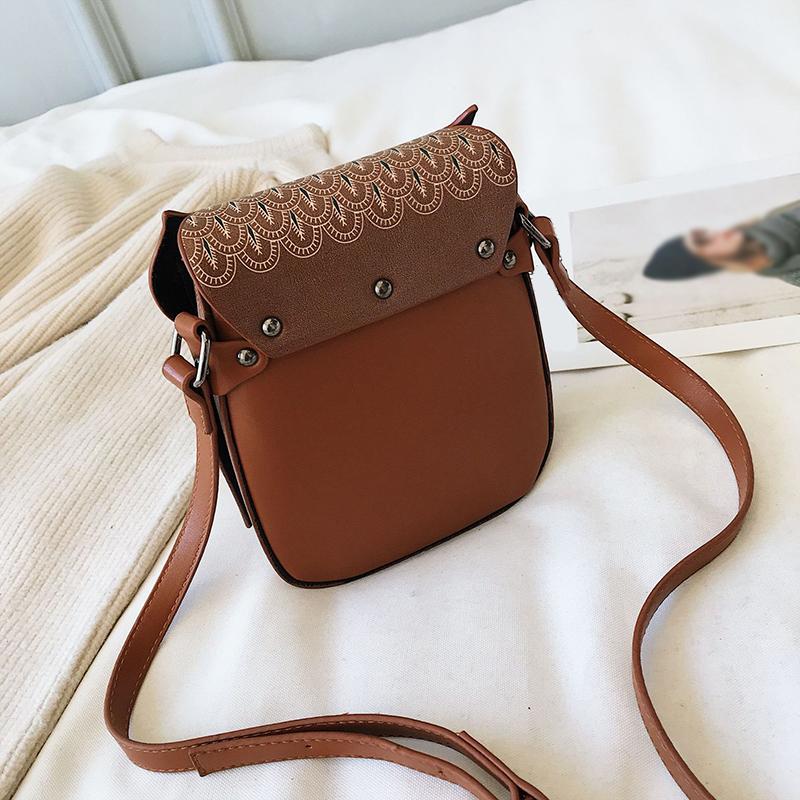 Chloe – Retro Cat Crossbody