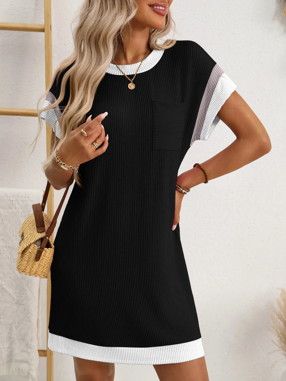 Freya’s Casual Chic Mini