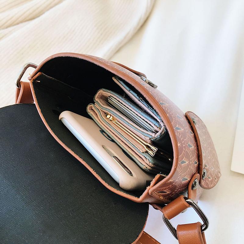 Chloe – Retro Cat Crossbody