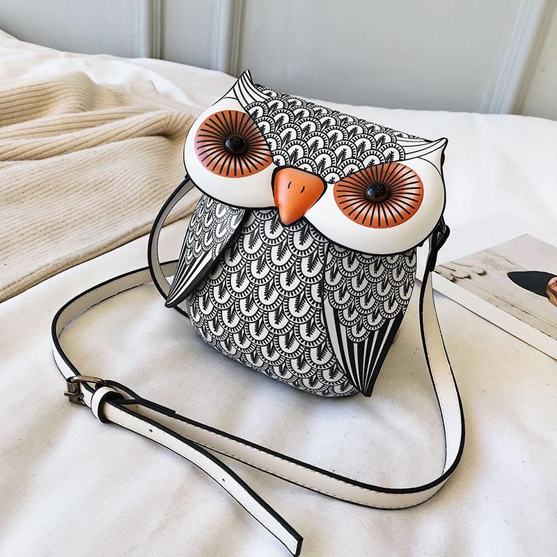 Chloe – Retro Cat Crossbody