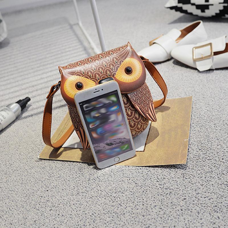 Chloe – Retro Cat Crossbody